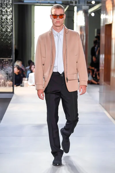 Look 62